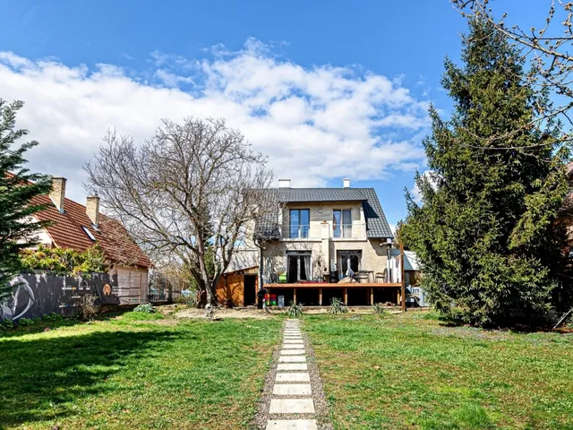 Eladó ház Biatorbágy 258 nm