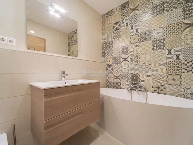 Eladó lakás Budapest III. kerület 138 nm