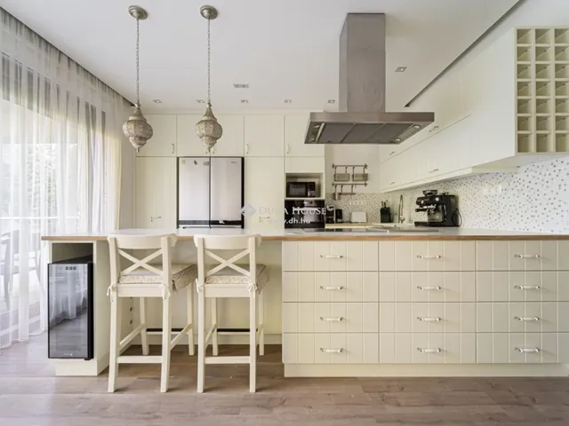 Eladó lakás Budapest III. kerület 138 nm