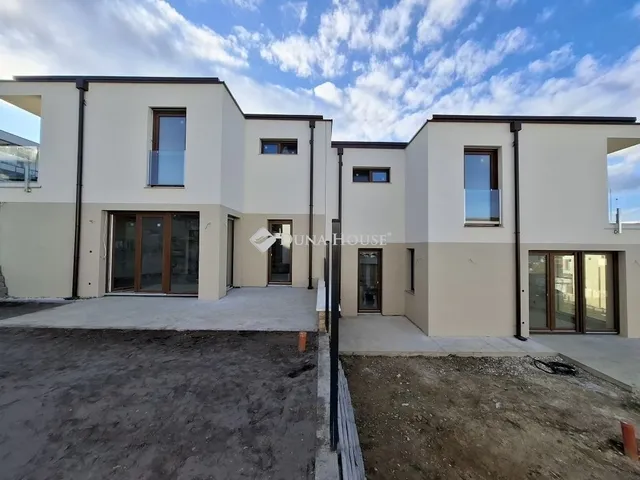 Eladó ház Budapest III. kerület, Aranyhegy 106 nm