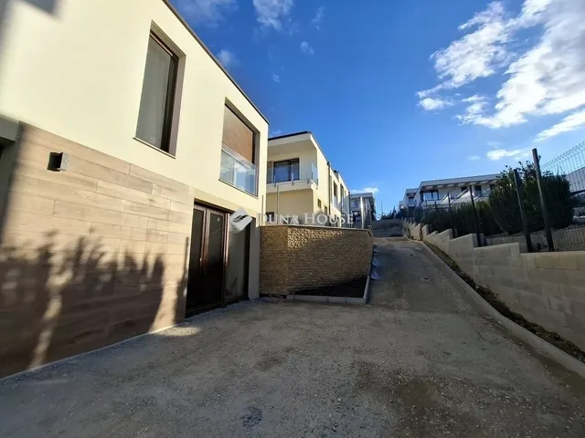 Eladó ház Budapest III. kerület, Aranyhegy 106 nm