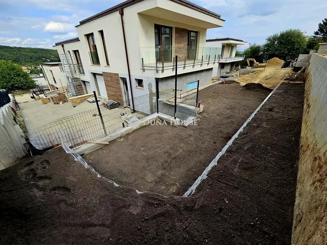 Eladó ház Budapest III. kerület, Aranyhegy 106 nm