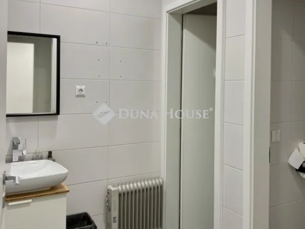 Eladó kereskedelmi és ipari ingatlan Budapest XIII. kerület 158 nm