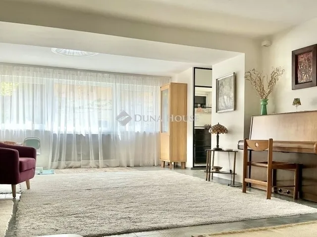 Eladó ház Budapest III. kerület 300 nm