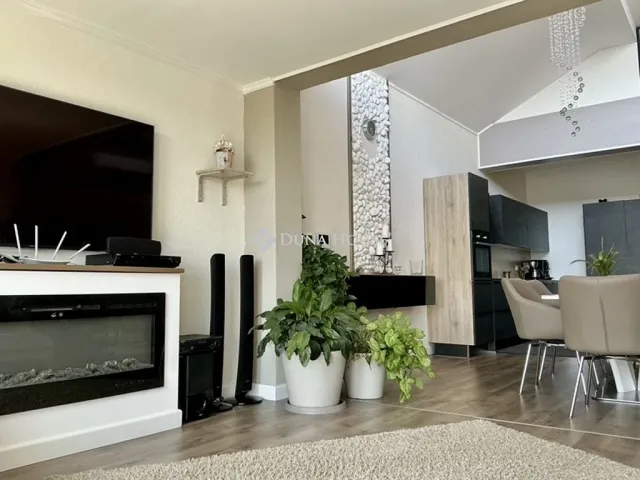 Eladó ház Szada 300 nm