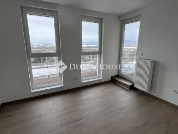 Eladó lakás Gyöngyös 165 nm