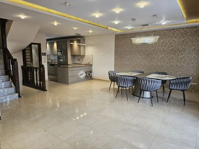 Eladó ház Budapest II. kerület 215 nm