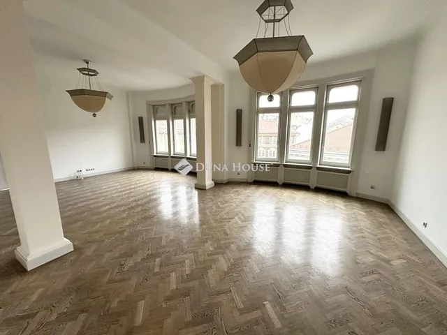 Eladó lakás Budapest V. kerület 160 nm