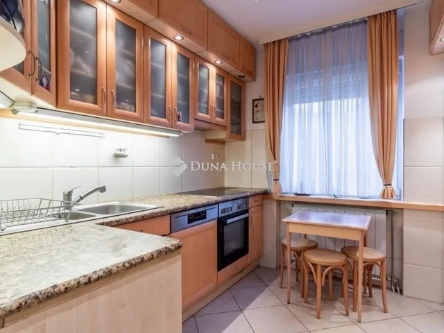 Eladó lakás Budapest II. kerület 99 nm