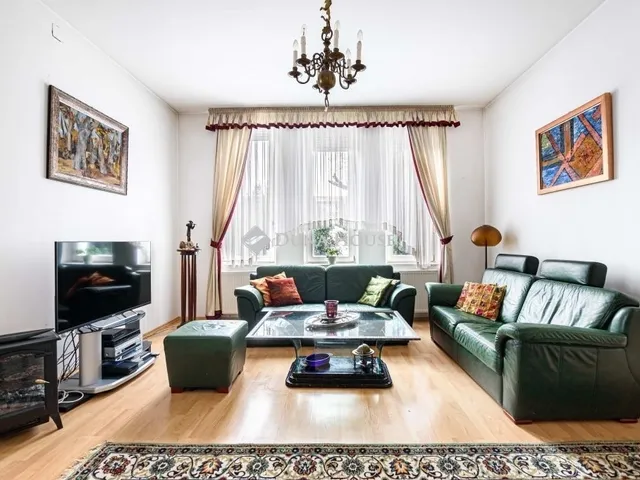 Eladó ház Budapest II. kerület 318 nm