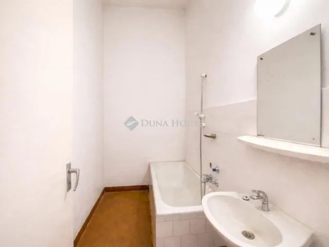 Eladó lakás Budapest VI. kerület 37 nm