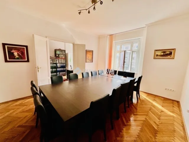 Eladó lakás Budapest VII. kerület 78 nm