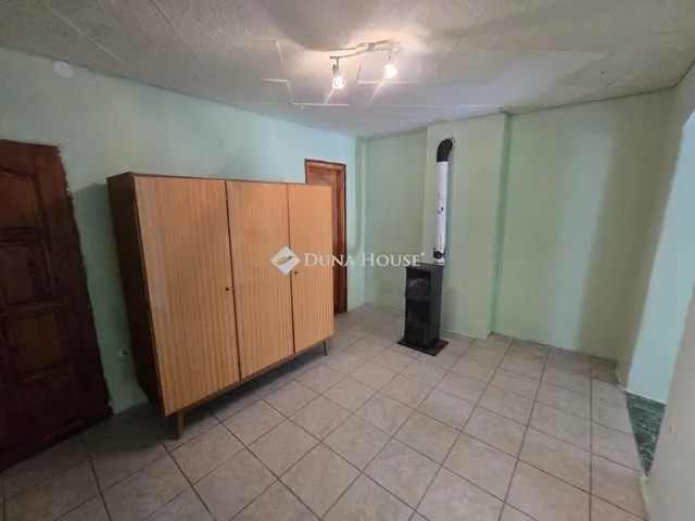 Eladó lakás Lovasberény 320 nm