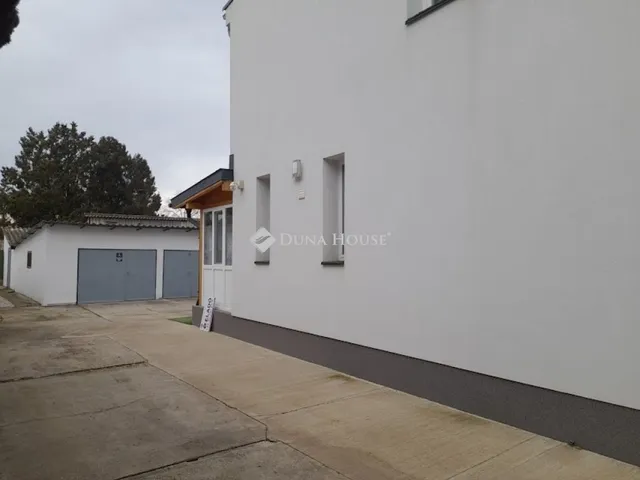 Eladó ház Szarvas 260 nm