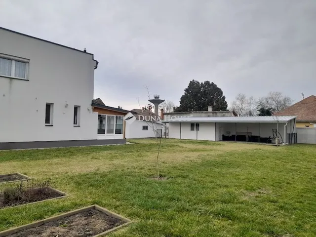 Eladó ház Szarvas 260 nm