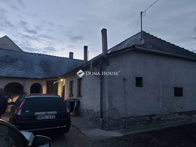 Eladó ház Lábatlan 141 nm