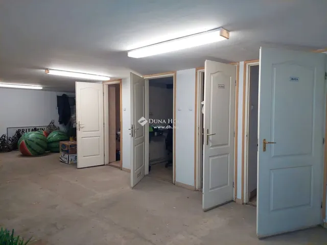 Eladó kereskedelmi és ipari ingatlan Nyíregyháza 144 nm