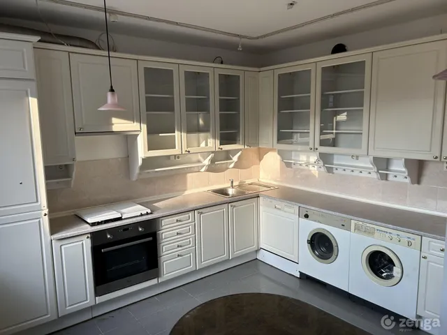 Eladó lakás Szeged, Fodorkert 129 nm