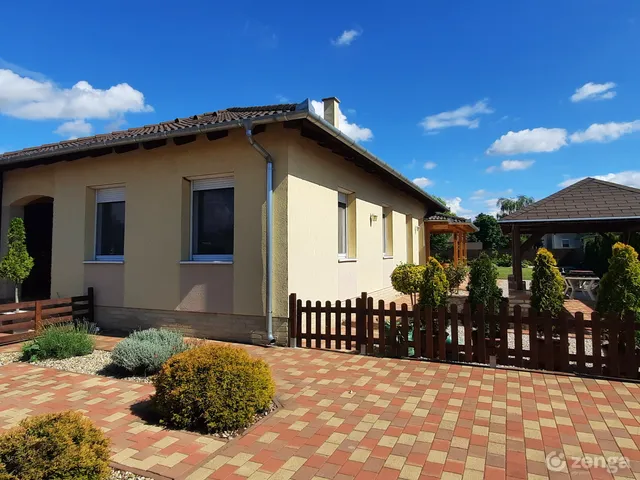 Eladó ház Kecskemét, Kadafalva 107 nm