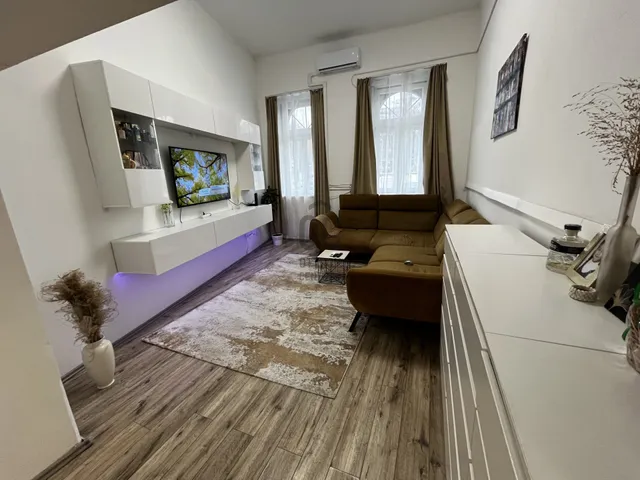 Eladó lakás Budapest VIII. kerület, Mátyás tér 44 nm