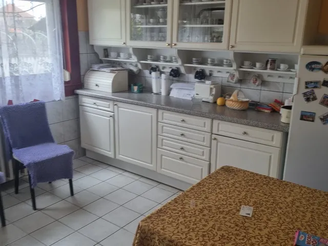 Eladó ház Sándorfalva 210 nm