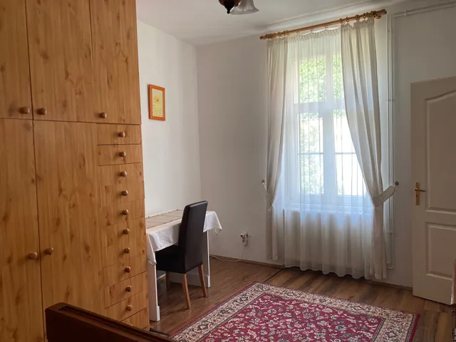 Kiadó lakás Pécs, Belváros, János utca 56 nm