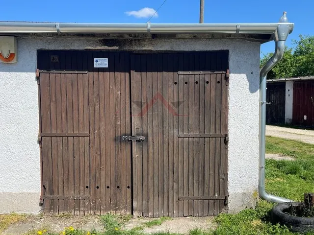 Eladó garázs Győr, Belváros 15 nm