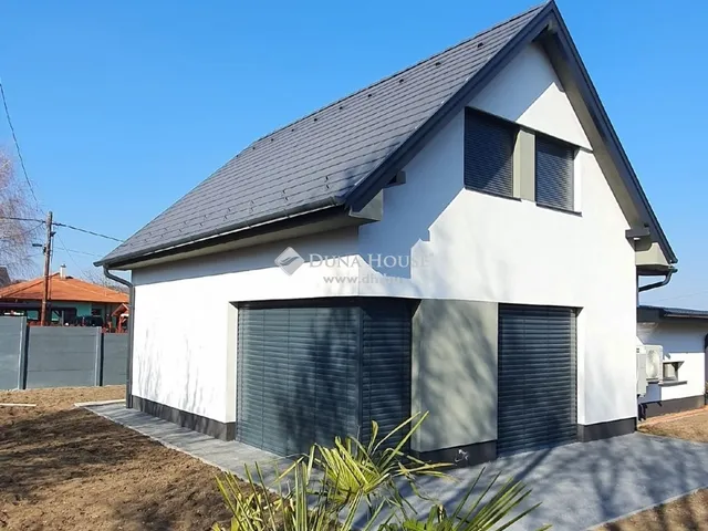 Eladó ház Üröm 114 nm