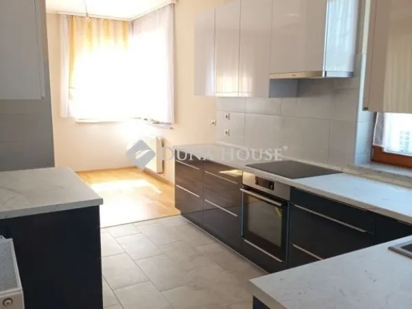Eladó ház Budapest II. kerület 273 nm