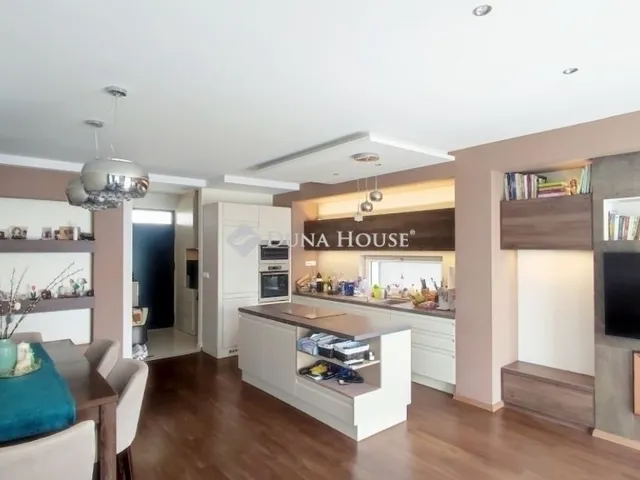 Eladó ház Üröm 125 nm