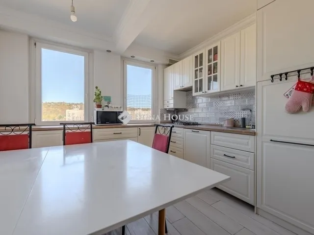 Eladó lakás Budapest III. kerület 114 nm