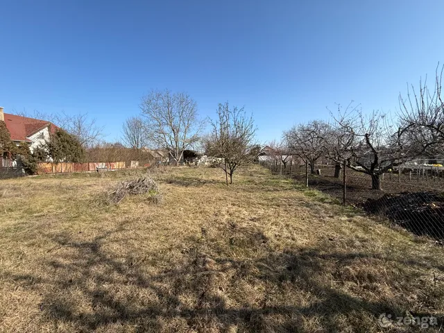 Eladó telek Pázmánd 637 nm