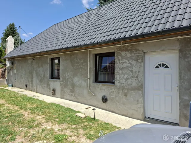 Eladó ház Felsőnyék 140 nm