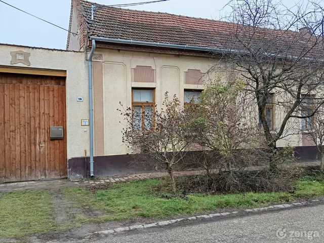 Eladó ház Kiskunfélegyháza, Árpádváros 190 nm