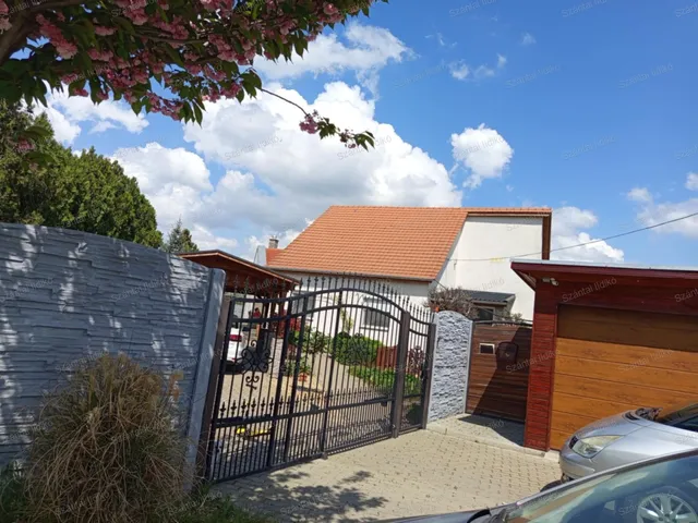 Eladó ház Tószeg 130 nm