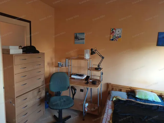 Eladó lakás Szolnok, Széchenyi-lakótelep 54 nm