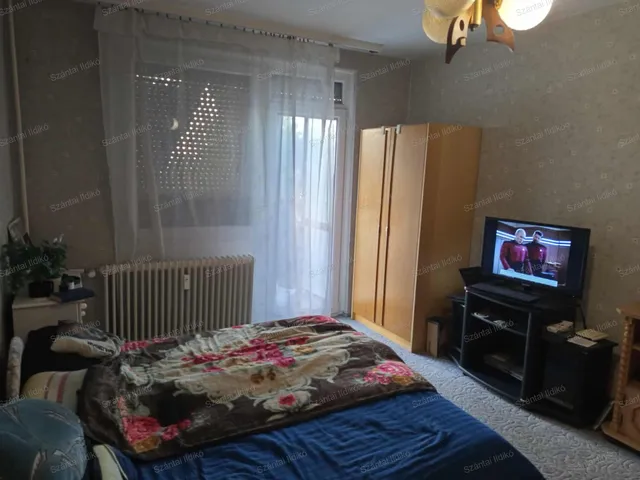 Eladó lakás Szolnok, Széchenyi-lakótelep 54 nm