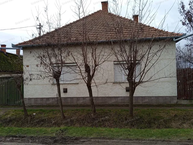 Eladó ház Öcsöd 80 nm