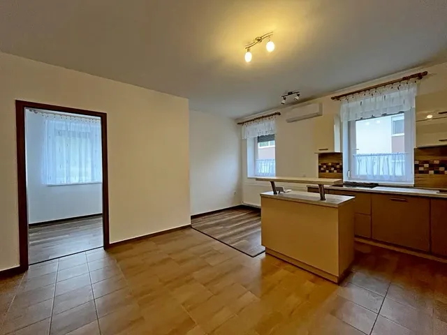 Kiadó lakás Eger 72 nm