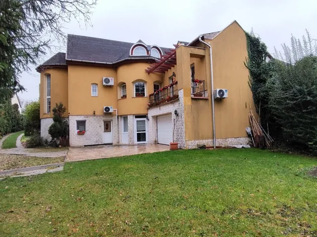 Eladó ház Eger, Lajosváros 301 nm