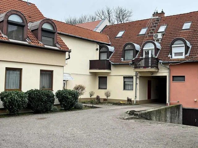 Eladó lakás Eger, Hajdúhegy 68 nm