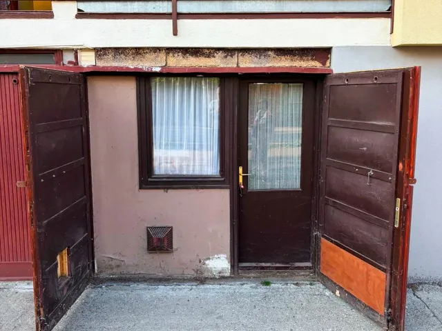 Eladó kereskedelmi és ipari ingatlan Eger, Lajosváros 18 nm