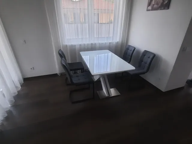 Kiadó ház Debrecen 160 nm