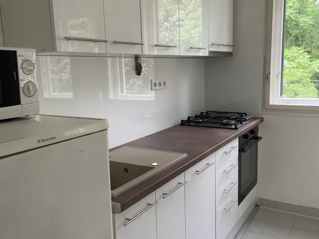Kiadó lakás Debrecen, Nagyerdei körút 52 nm