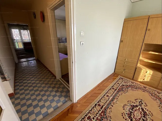 Kiadó ház Debrecen, vécsey 260 nm