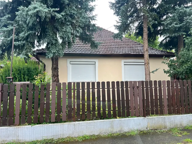 Kiadó ház Debrecen 100 nm