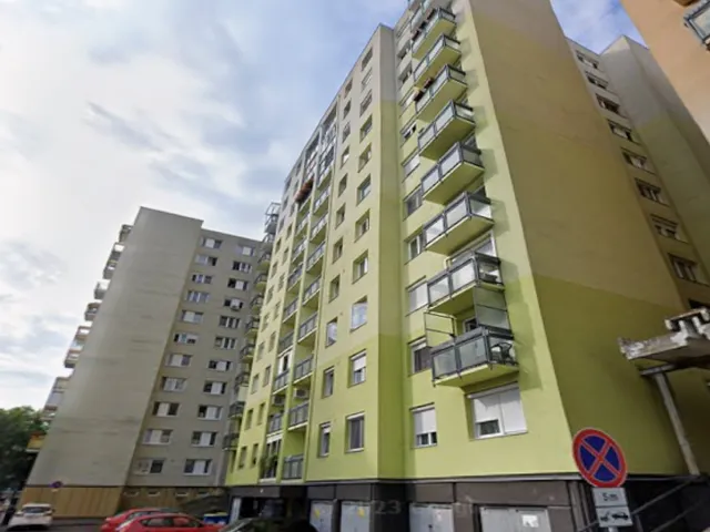 Eladó garázs Debrecen 15 nm