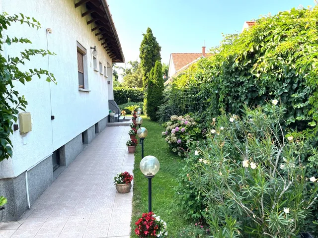Eladó ház Budapest XVIII. kerület 157 nm