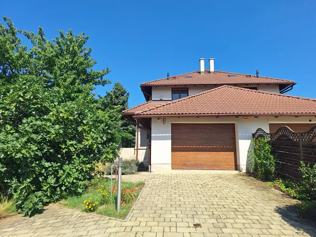 Eladó ház Budajenő 155 nm