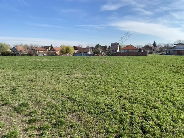 Eladó telek Szeged 3715 nm